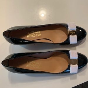 NEW SALVATORE FERRAGAMO VARINA LEATHER PUMP 9.5AA